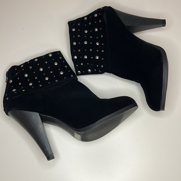 Qupid “Proven-15” Black Velvet Ankle Booties - Size 9 - With Box - Picture 6 of 16